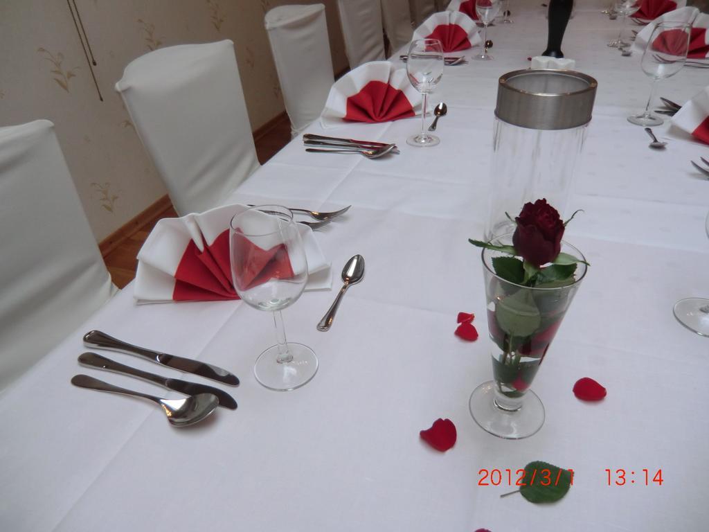 ריס Hotel Restaurant Jonkhans מראה חיצוני תמונה